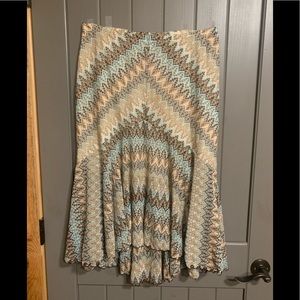 Banana Republic skirt. Size large. Browns and Blue
